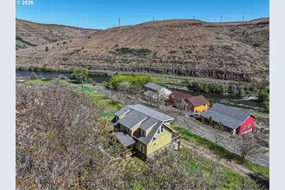 499 1st St, Maupin, OR 97037 - Photo 1