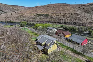 499 1st St, Maupin, OR 97037 - Photo 30