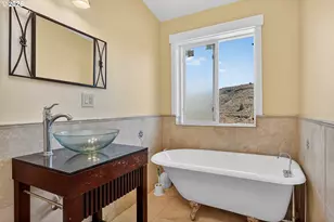 499 1st St, Maupin, OR 97037 - Photo 16