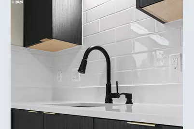 10985 E Burnside St #8, Portland, OR 97216 - Photo 8