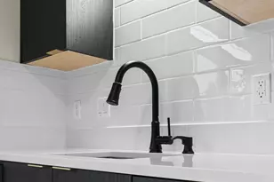 10985 E Burnside St, Portland, OR 97216 - Photo 8