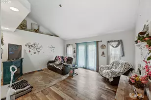 93751 Coos-Sumner Ln, Coos Bay, OR 97420 - Photo 12