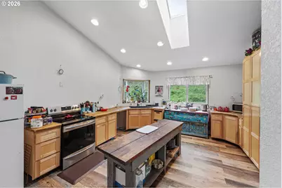 93751 Coos Sumner Ln, Coos Bay, OR 97420 - Photo 8