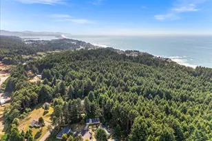 1942 SW Galley Ct, Lincoln City, OR 97367 - Photo 36