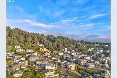1942 SW Galley Ct, Lincoln City, OR 97367 - Photo 42
