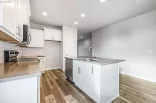 435 S Elm St, Yamhill, OR 97148 - Photo 12