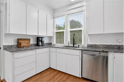 4836 N Albina Ave, Portland, OR 97217 - Photo 8