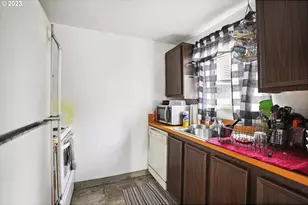 9622 SE Foster Rd, Portland, OR 97266 - Photo 6