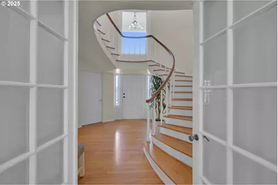 27730 Erickson Rd, Eugene, OR 97402 - Photo 16