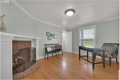 27730 Erickson Rd, Eugene, OR 97402 - Photo 10