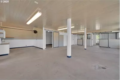 27730 Erickson Rd, Eugene, OR 97402 - Photo 38