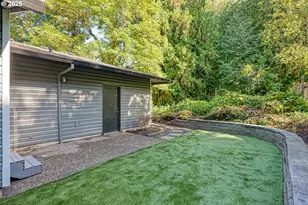 5810 SW Vermont St, Portland, OR 97219 - Photo 20