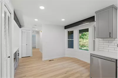 5810 SW Vermont St, Portland, OR 97219 - Photo 10