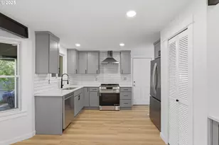 5810 SW Vermont St, Portland, OR 97219 - Photo 8