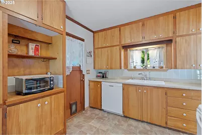 935 NE Highway 20, Toledo, OR 97391 - Photo 12