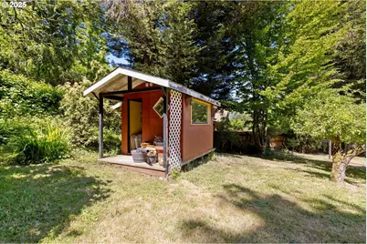 935 NE Highway 20, Toledo, OR 97391 - Photo 28