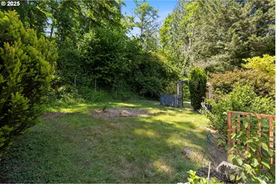 935 NE Highway 20, Toledo, OR 97391 - Photo 30