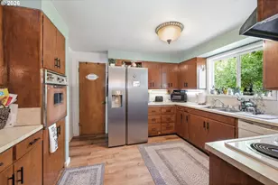 1990 W 18th Ave, Eugene, OR 97402 - Photo 12