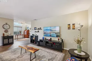 1288 NE Margeaux Pl, Hillsboro, OR 97124 - Photo 6