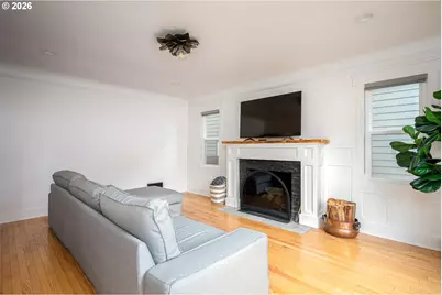 4207 NE 77th Ave, Portland, OR 97218 - Photo 4