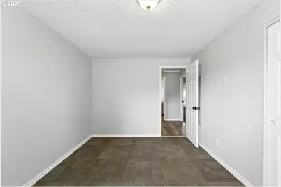 1371 NE Barnes Ct, Gresham, OR 97030 - Photo 32