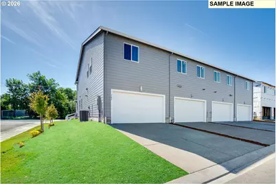 868 Sifuentez Ct, Woodburn, OR 97071 - Photo 2