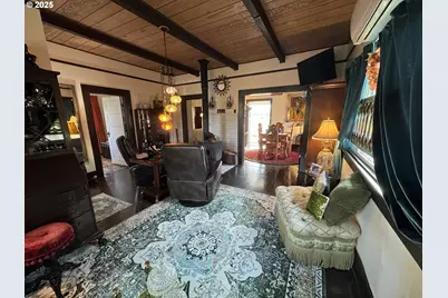 884 S 7th St, Coos Bay, OR 97420 - Photo 12