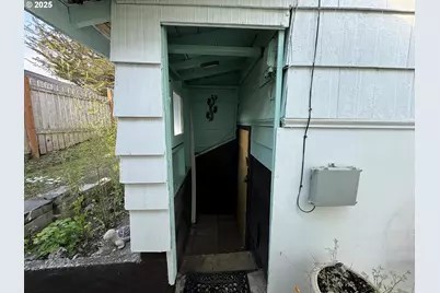 884 S 7th St, Coos Bay, OR 97420 - Photo 38