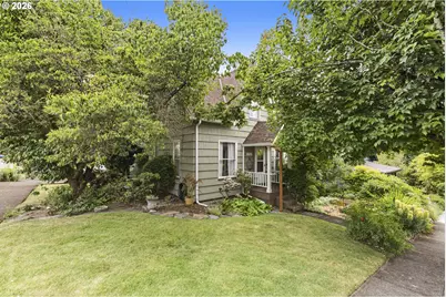 814 6th St, Oregon City, OR 97045 - Photo 2