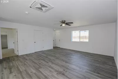 76 SE Darrell Ave, Winston, OR 97496 - Photo 6
