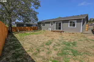 76 SE Darrell Ave, Winston, OR 97496 - Photo 32