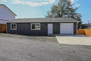 76 SE Darrell Ave, Winston, OR 97496 - Photo 2