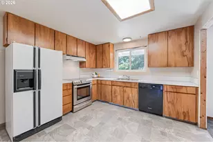 2905 NW 111th Ct, Portland, OR 97229 - Photo 12
