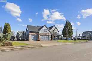 11721 Salmonberry Dr, Oregon City, OR 97045 - Photo 2