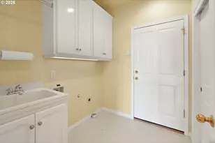 15737 NW Claremont Dr, Portland, OR 97229 - Photo 16