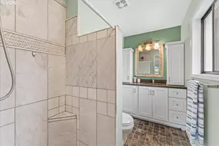 11870 SE Australis Ct, Happy Valley, OR 97086 - Photo 16