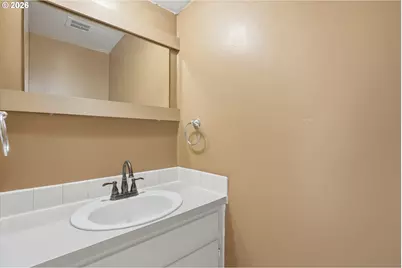 839 SW Broadway Dr #74, Portland, OR 97201 - Photo 12