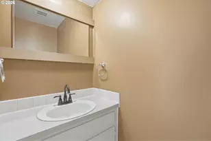 839 SW Broadway Dr, Portland, OR 97201 - Photo 12