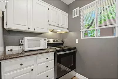 839 SW Broadway Dr #74, Portland, OR 97201 - Photo 10