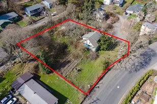 744 N Main Ave, White Salmon, WA 98672 - Photo 1