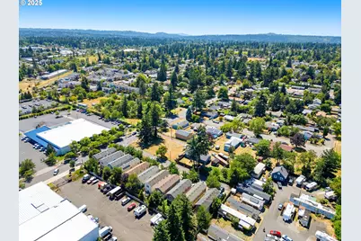 8003 SE Crystal Springs Blvd, Portland, OR 97206 - Photo 16