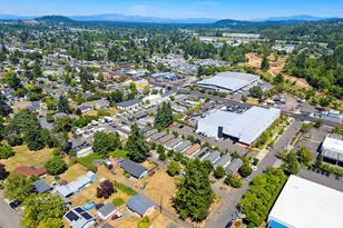 8003 SE Crystal Springs Blvd, Portland, OR 97206 - Photo 14