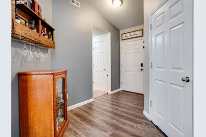 810 Columbia Dr, Molalla, OR 97038 - Photo 6