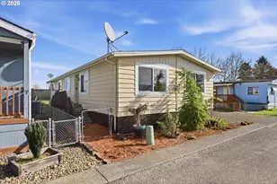 300 SW 7th Ave, Battle Ground, WA 98604 - Photo 2