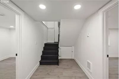 4511 N Commercial Ave, Portland, OR 97217 - Photo 22