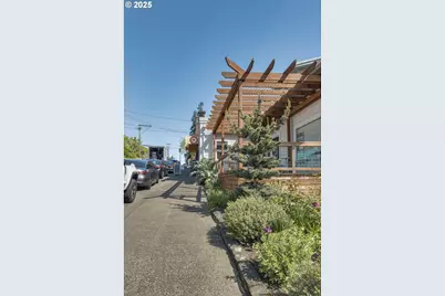 7831 SW 34th Ave, Portland, OR 97219 - Photo 22