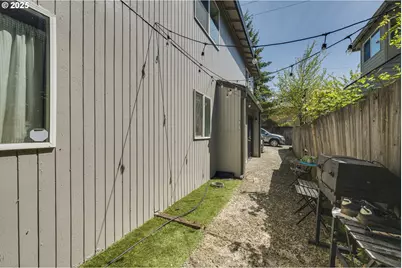 7831 SW 34th Ave, Portland, OR 97219 - Photo 24
