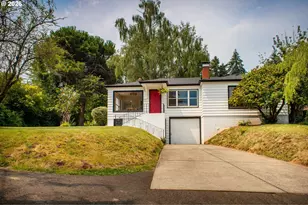 2133 SW Taylors Ferry Rd, Portland, OR 97219 - Photo 2