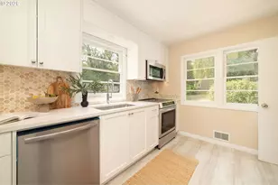 2133 SW Taylors Ferry Rd, Portland, OR 97219 - Photo 8