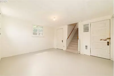 2133 SW Taylors Ferry Rd, Portland, OR 97219 - Photo 24